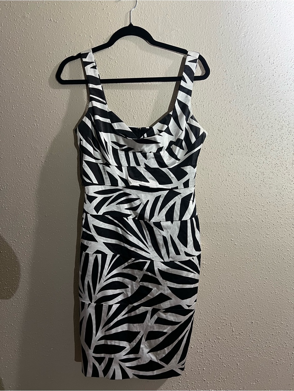 London Times Black & White Tropical Print Sleeveless Mini Dress